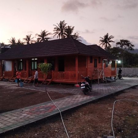 Mandalika Queen Hostel Kuta  Kültér fotó