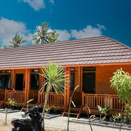 Mandalika Queen Hostel Kuta  Kültér fotó
