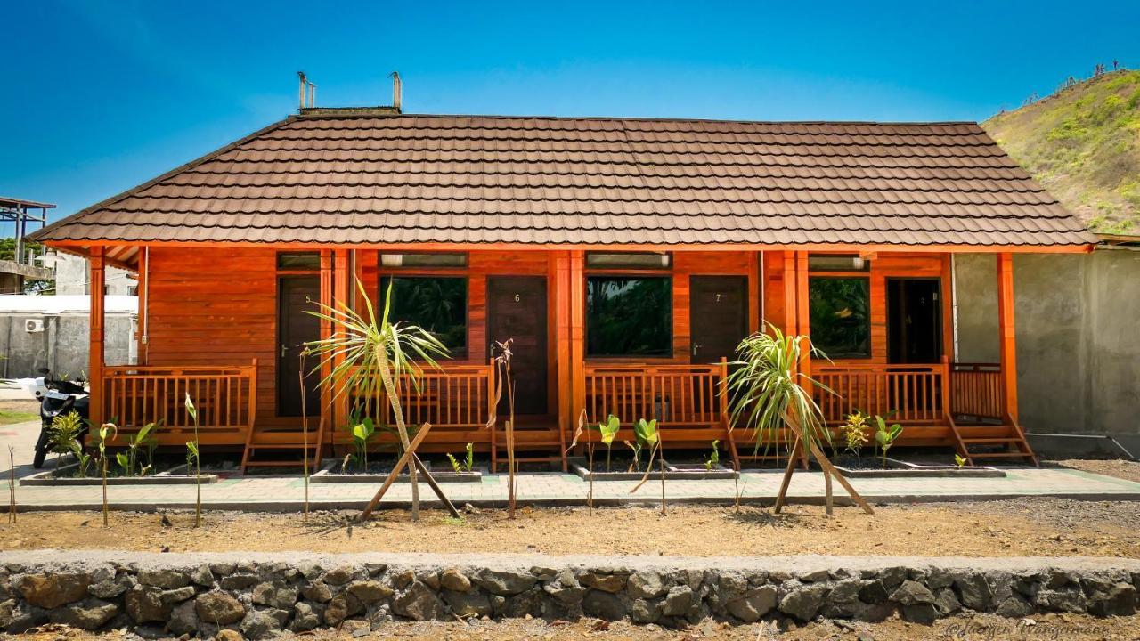 Mandalika Queen Hostel Kuta  Kültér fotó